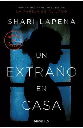 UN EXTRAÑO EN CASA